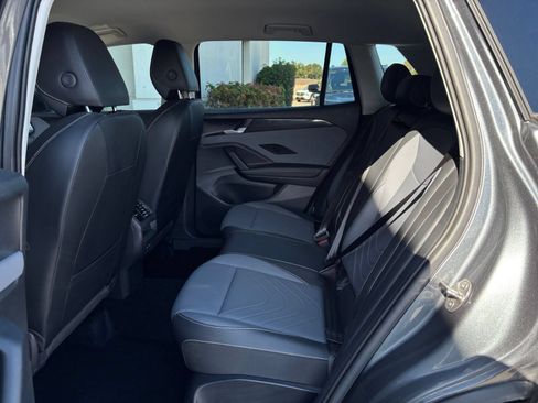 Used 2026 Volkswagen Tiguan SE FWD image 27