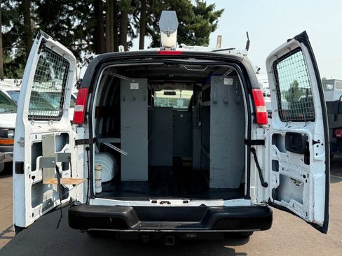 Used 2013 Chevrolet Express 2500 RWD image 10