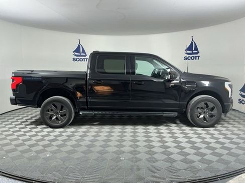 Used 2022 Ford F150 Lightning Lariat image 6