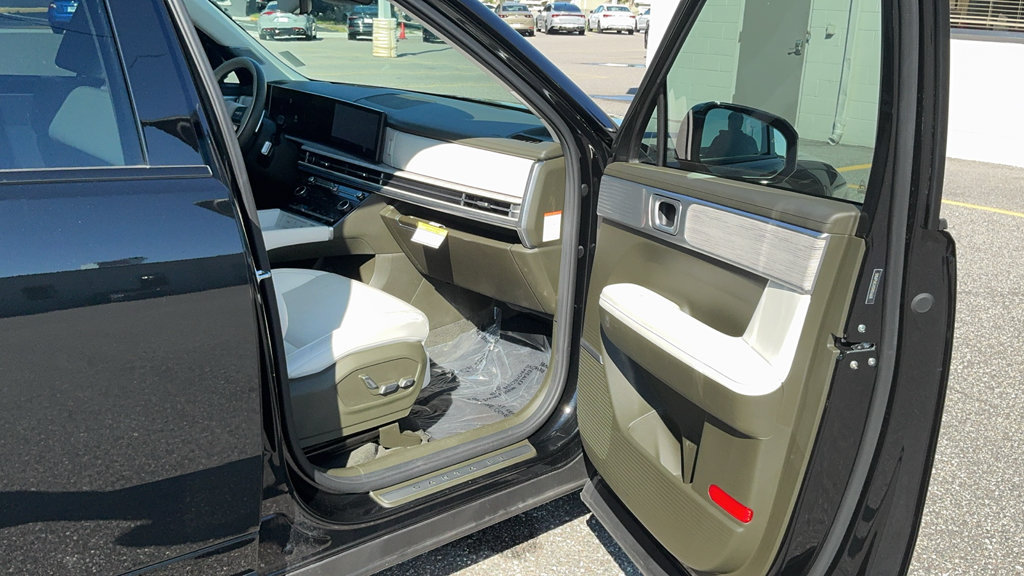 Used 2025 Hyundai Santa Fe Calligraphy FWD image 43