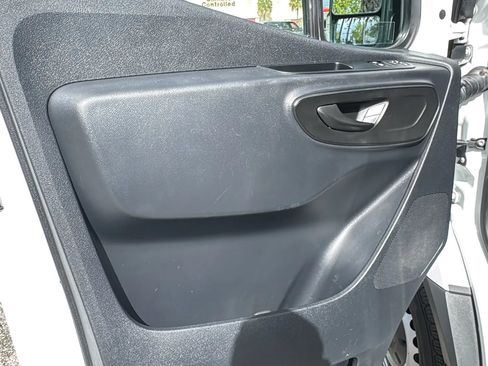 Used 2021 Freightliner Sprinter 2500 RWD image 18
