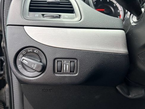 Used 2018 Dodge Grand Caravan GT FWD image 19