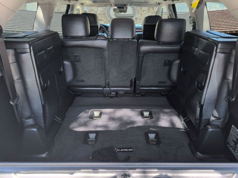 Used 2017 Lexus LX 570 4WD w/ Luxury Package image 21