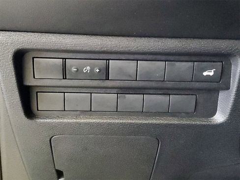 Used 2023 Mitsubishi Outlander SE image 20