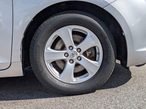 Used 2014 Toyota Sienna LE image 9