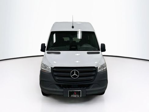 Used 2025 Mercedes-Benz Sprinter 2500 image 2