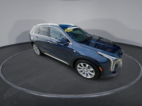 Used 2020 Cadillac XT4 Premium Luxury w/ Technology Package FWD image 2
