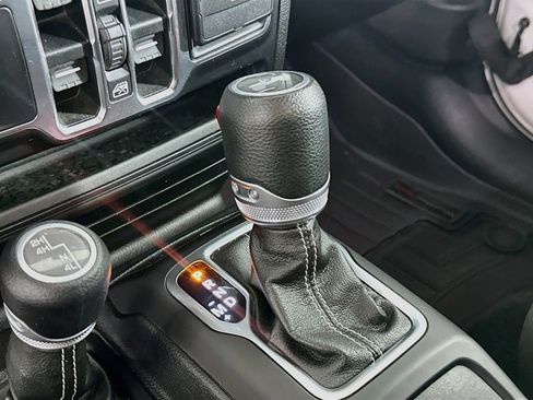 Used 2020 Jeep Wrangler Unlimited Sahara AWD/4WD image 24