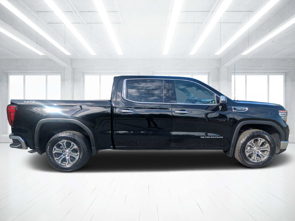 Used 2025 GMC Sierra 1500 SLT AWD/4WD image 2