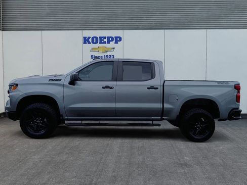Used 2025 Chevrolet Silverado 1500 Custom Trail Boss w/ Dark Appearance Package image 2