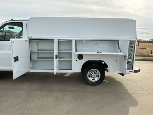 New 2025 Chevrolet Express 3500 w/ Power Convenience Package image 21