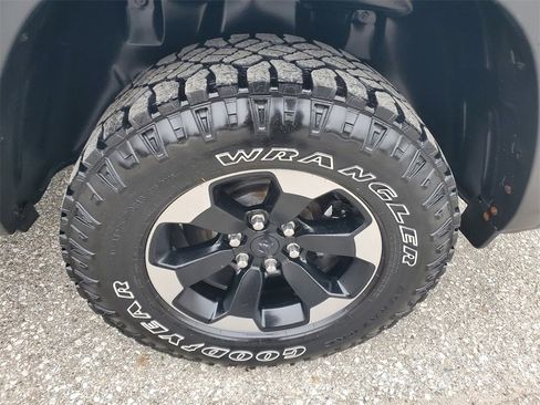 Used 2019 RAM 1500 Rebel image 29
