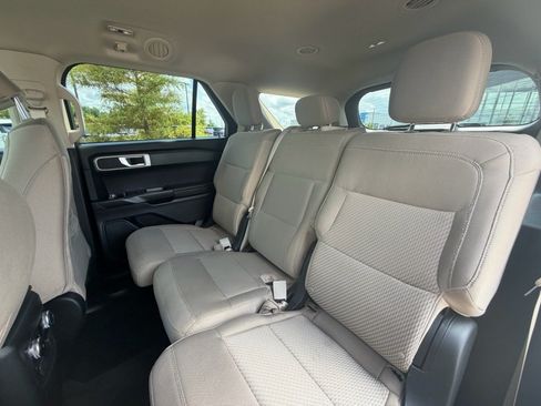Used 2022 Ford Explorer 4WD image 8