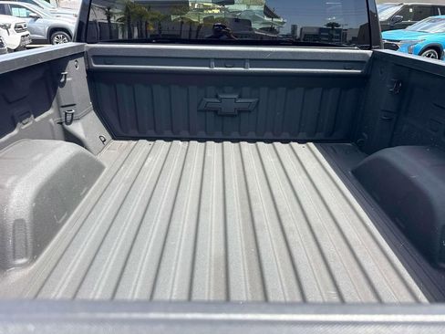 Used 2022 Chevrolet Silverado 1500 LT w/ Protection Package RWD image 9