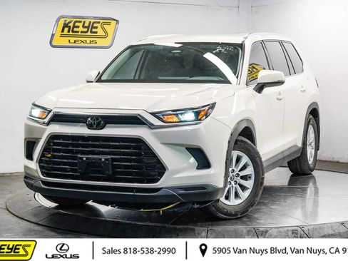 Used 2024 Toyota Grand Highlander AWD image 1