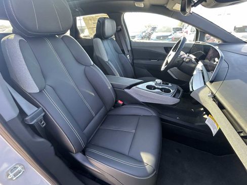 New 2025 Cadillac Optiq Luxury 1 image 27