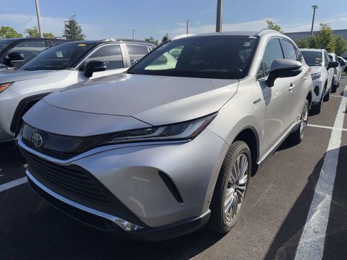 Used 2021 Toyota Venza XLE w/ Softex Package AWD/4WD image 1