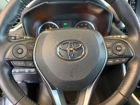 Used 2020 Toyota RAV4 XLE w/ Convenience Package AWD/4WD image 13