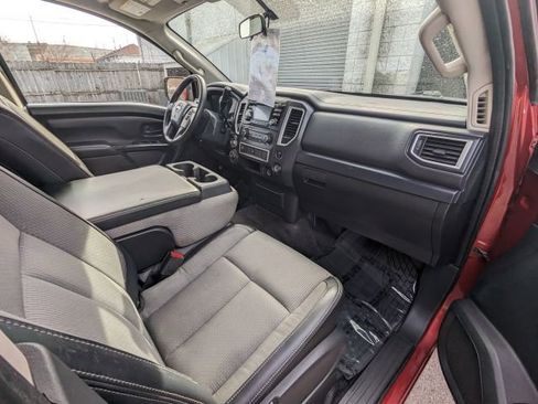 Used 2017 Nissan Titan S image 12