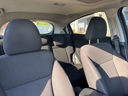 Used 2017 Honda HR-V EX image 12
