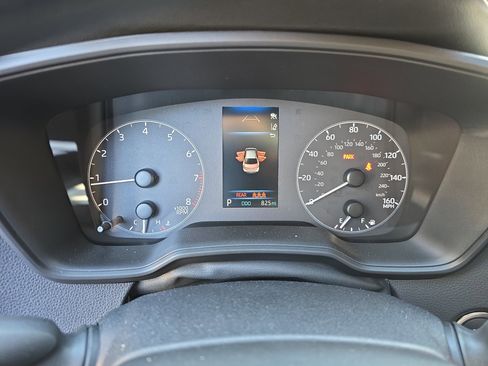 Used 2025 Toyota Corolla LE w/ Convenience Package image 18