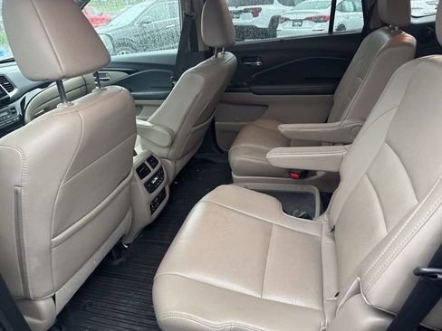 Used 2017 Honda Pilot Elite image 12