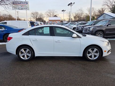 Used 2016 Chevrolet Cruze LT image 3