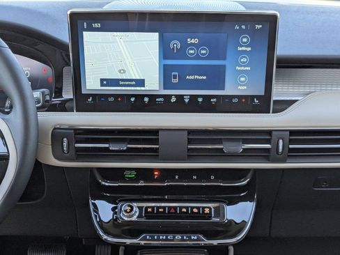 New 2026 Lincoln Corsair Premiere FWD image 18