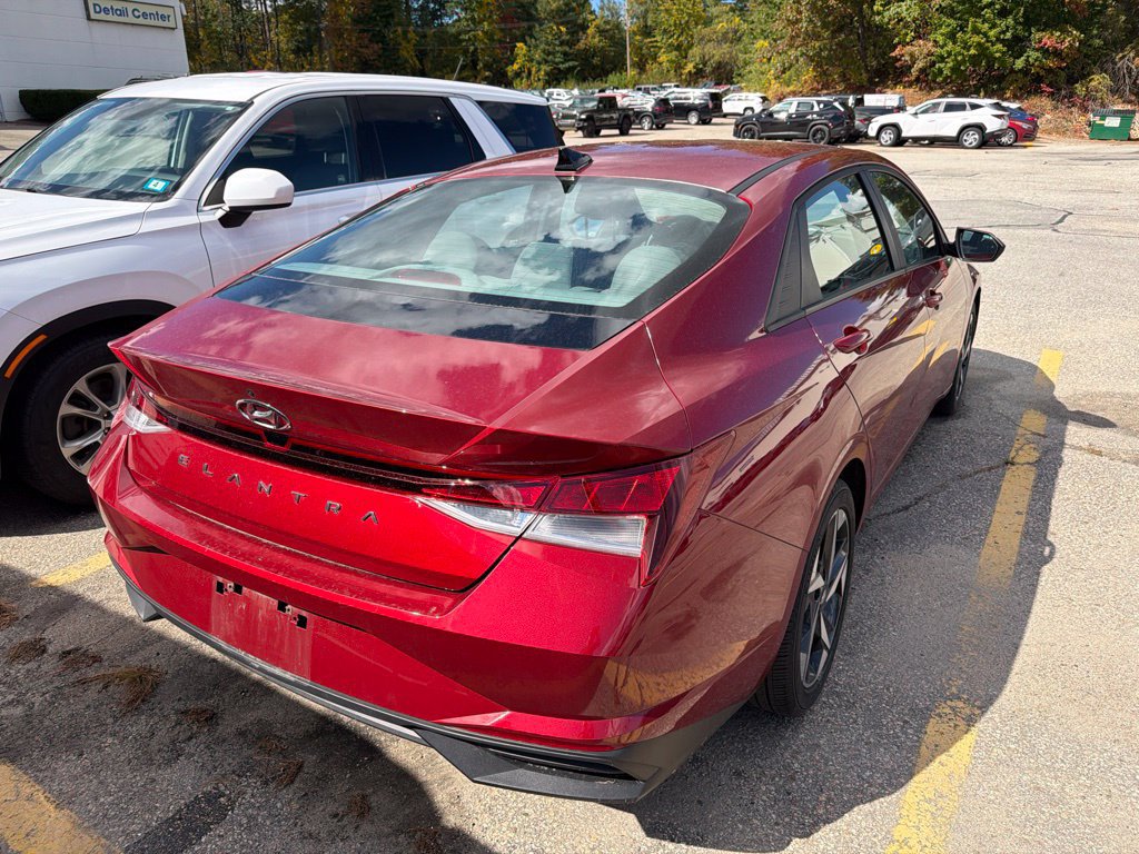 Used 2023 Hyundai Elantra SEL w/ Convenience Package FWD image 5