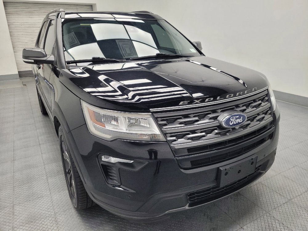 Used 2018 Ford Explorer XLT w/ Equipment Group 202A FWD image 14
