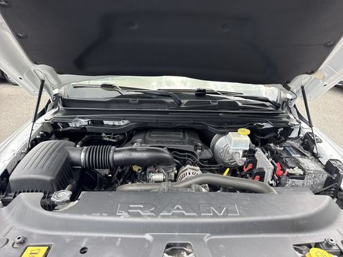 Used 2019 RAM 1500 Laramie AWD/4WD image 38