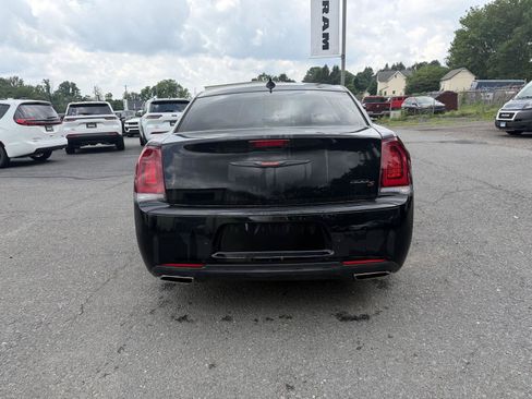 Used 2023 Chrysler 300 S w/ Comfort Group RWD image 5