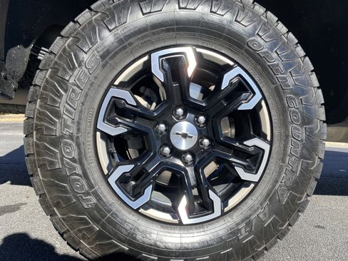 Used 2024 Chevrolet Silverado 1500 ZR2 image 46