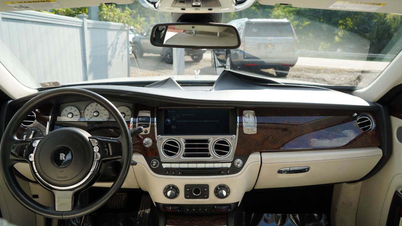 Used 2011 Rolls-Royce Ghost RWD image 67
