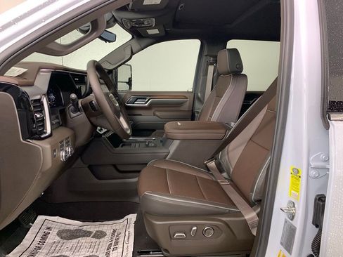 New 2026 GMC Sierra 2500 Denali w/ Denali Reserve Package image 13