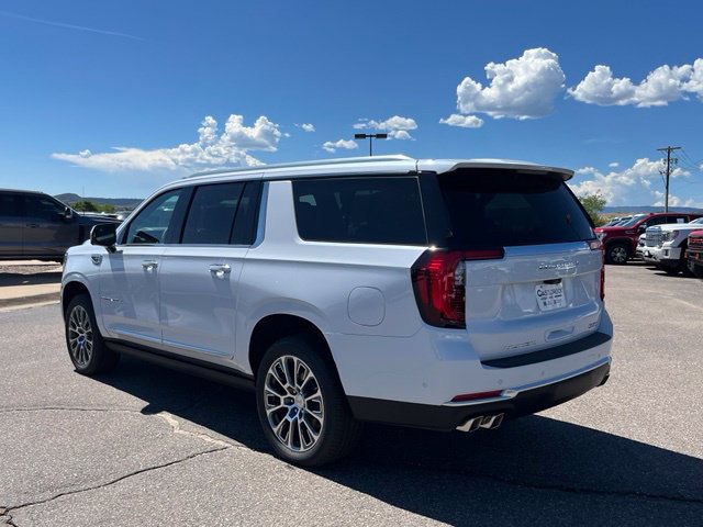 New 2026 GMC Yukon XL Denali w/ Denali Reserve Package AWD/4WD image 3