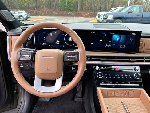 Used 2024 Hyundai Santa Fe Limited image 19