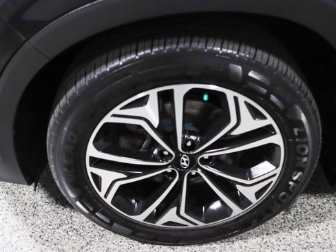 Used 2020 Hyundai Santa Fe Limited FWD image 11