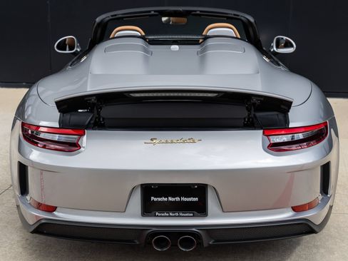 Used 2019 Porsche 911 Speedster RWD image 11