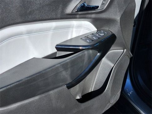 New 2025 Chevrolet Trax LT image 17