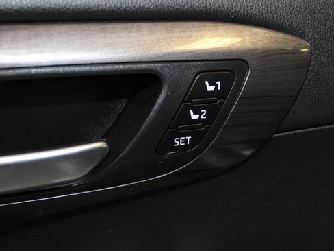 Used 2024 Toyota Highlander Platinum AWD/4WD image 51