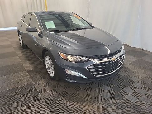 Used 2019 Chevrolet Malibu LT FWD image 3