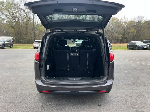 Used 2019 Chrysler Pacifica Touring Plus w/ S Appearance Package image 26