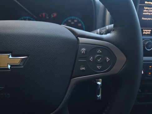 Used 2020 Chevrolet Colorado Z71 AWD/4WD image 16