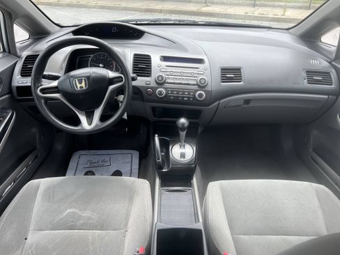 Used 2010 Honda Civic DX-VP image 10