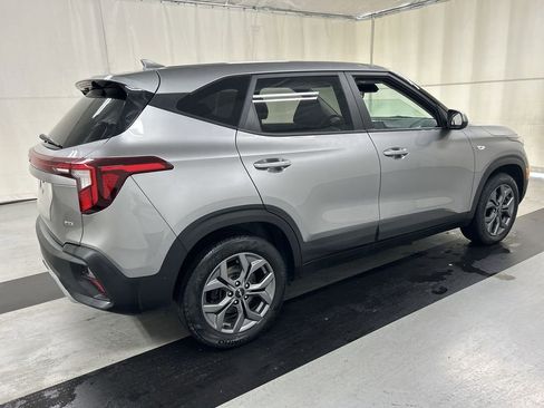 Certified 2024 Kia Seltos LX AWD/4WD image 2
