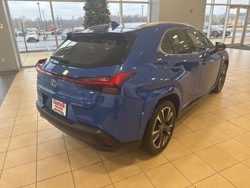 Used 2022 Lexus UX 250h w/ Luxury Package image 7