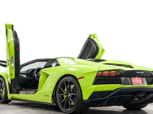 Used 2019 Lamborghini Aventador S image 31