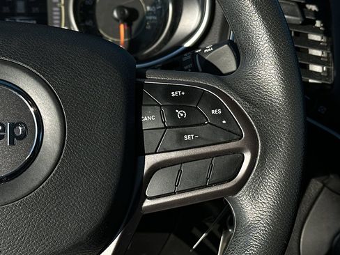 Used 2021 Jeep Cherokee Latitude image 15