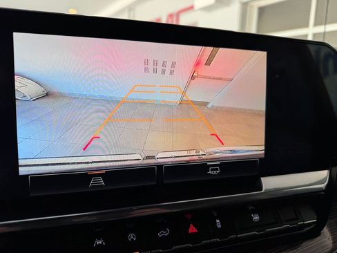 Certified 2024 GMC Sierra 1500 Elevation w/ LPO, Elevation Black Package AWD/4WD image 22